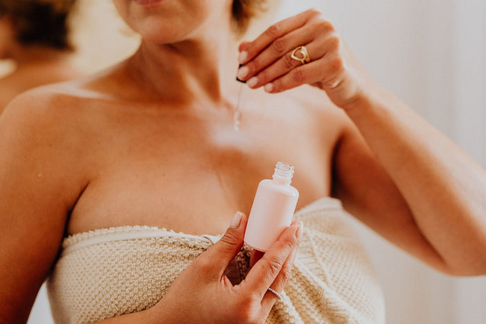 The Best Oil for a Dry Scalp (And How to Use It)